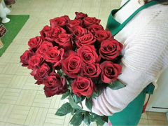 Розы красные 25 шт, большой бутон