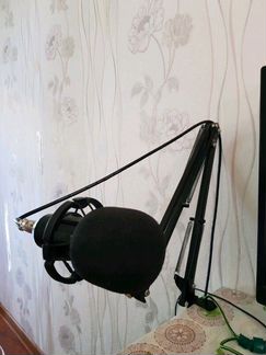 Продам студийный микрофон BM800 + стойка