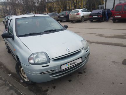 Renault Clio 1.4 МТ, 2000, битый, 250 000 км