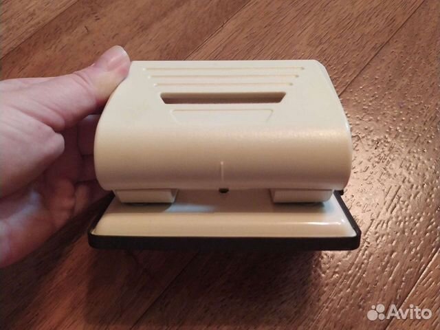 Дырокол 2шт