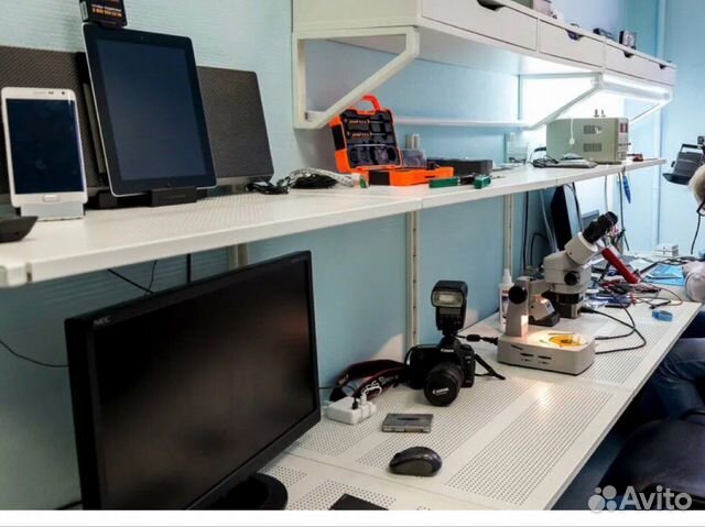 Мастер по ремонту компьютеров, телефонов