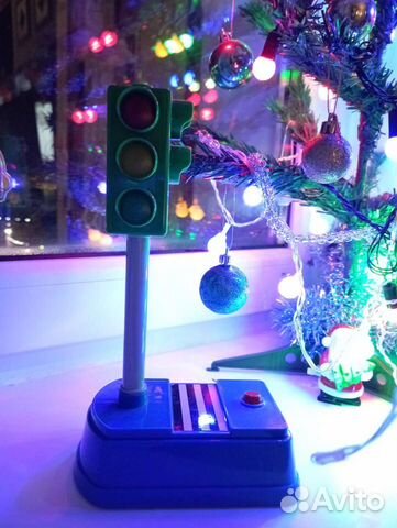 Светофор игрушка