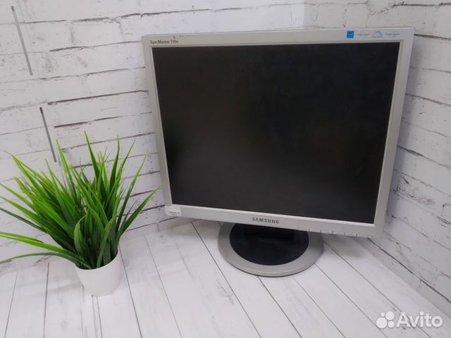 Монитор Samsung 710 N