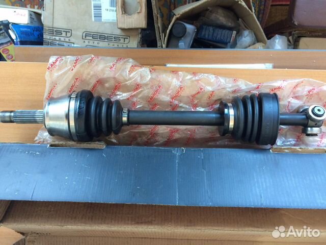 Левый приводной вал