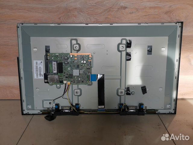 Телевизор Samsung UE32J4000 (Разбор)(По запчастям)