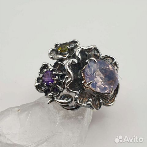Серебряное кольцо с натуральными камнями