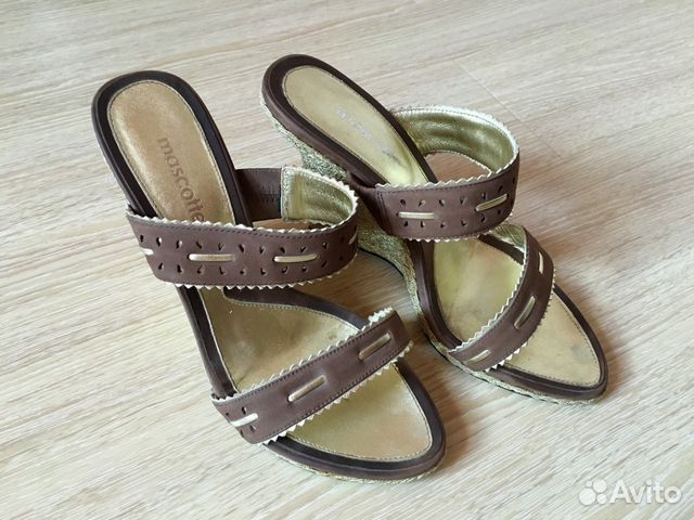 Босоножки на танкетке Mascotte