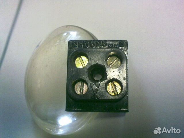 резистор прецизионный шунт 0.1 Ом 0.5% 10 Вт Y09590R10000D / VCS301