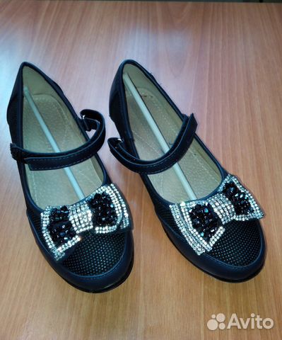 Праздничные туфли со стразами Swarovski