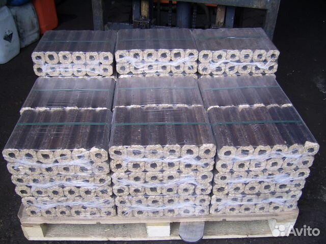 Евродрова Pini Kay (бруски с отверстием) Евродрова Pini Kay (бруски с отверстием)