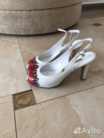 Босоножки новые Fabiani 39 Босоножки новые Fabiani 39