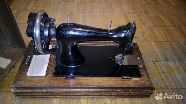 Швейная машинка 19 века Швейная машинка 19 века