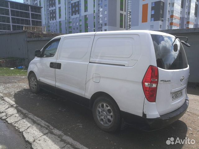 Грузовой минивэн Hyundai Grand Starex