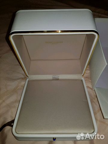 Коробка Boucheron для колье браслета и серьги Коробка Boucheron для колье браслета и серьги