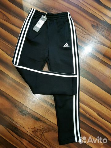 Новые зауженные утепленные штаны Adidas 128 р Новые зауженные утепленные штаны Adidas 128 р