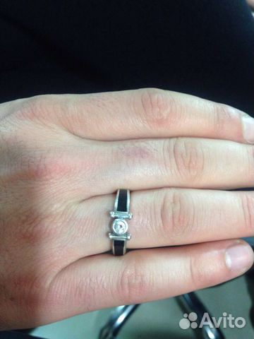 Золотое мужское кольцо с бриллиантом