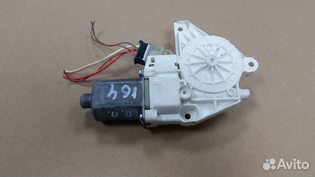 Мотор стеклоподъемника правый Mercedes W 164 ML GL Мотор стеклоподъемника правый Mercedes W 164 ML GL