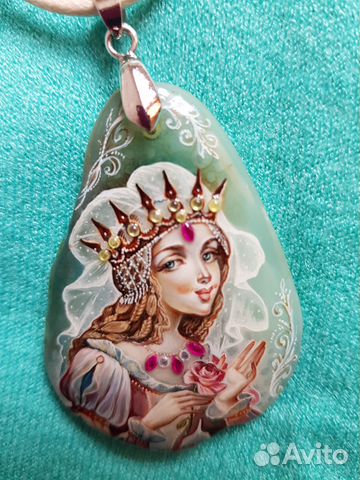 Кулон миниатюра на камне (