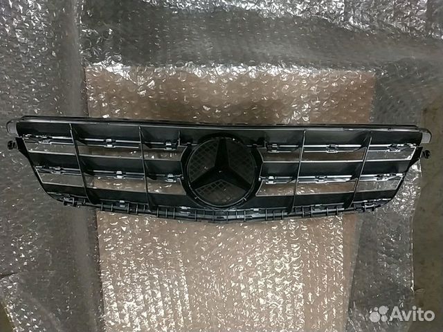 Решетка радиатора Mercedes W204 204 серая хром