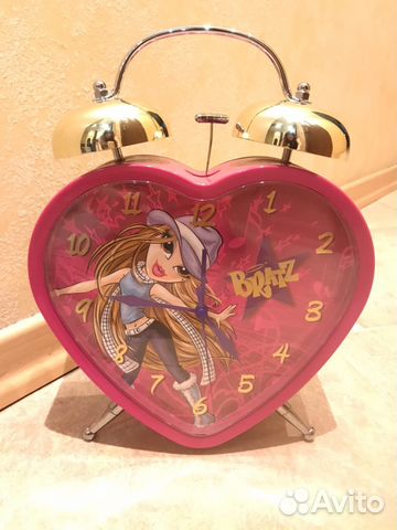 Часы-будильник Bratz в новом состоянии Часы-будильник Bratz в новом состоянии