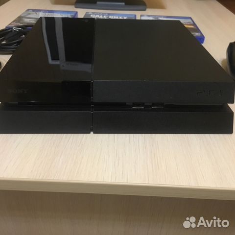 PlayStation 4 500gb + 3 игры