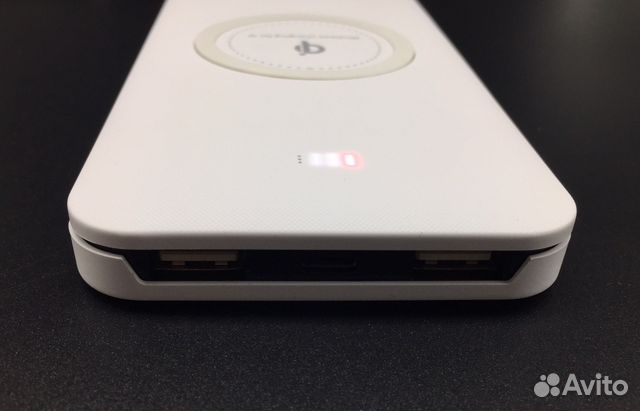 Беспроводной повербанк 8000 mAh Белый Софт-Тач Беспроводной повербанк 8000 mAh Белый Софт-Тач