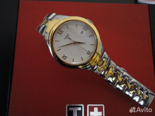 Продам женские наручные кварцевые часы tissot