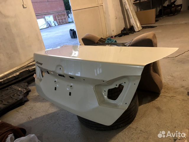 Крышка багажника на Toyota Camry V50 V55 (б/у, ори Крышка багажника на Toyota Camry V50 V55 (б/у, ори