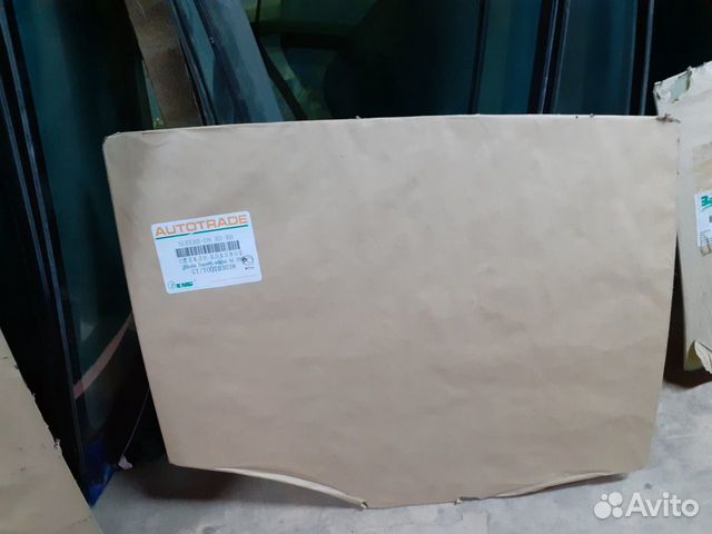 Стекло заднее правое Skoda Superb