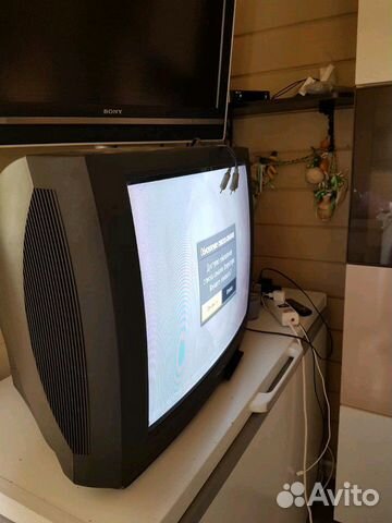 Телевизор Philips, 29 дюймов, в чёрном корпусе, в