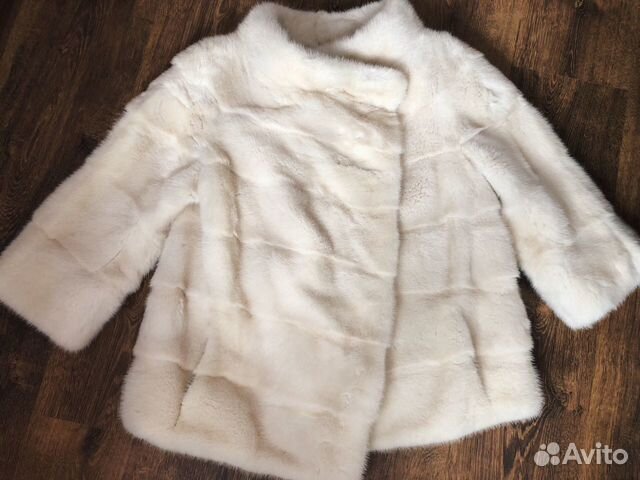 Короткая норковая шуба (новая) бежевого цвета р. 4 Короткая норковая шуба (новая) бежевого цвета р. 4