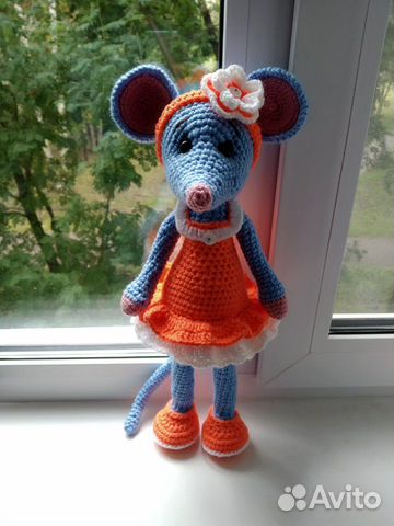 Игрушка мышка малышка вязаная