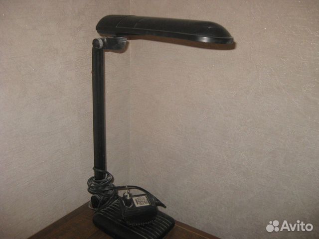 Настольная лампа