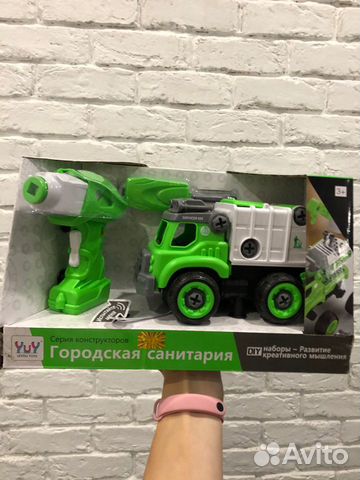 Автомобиль-конструктор с шуруповертом на радиоупра