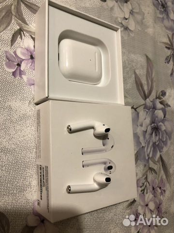 Наушники AirPods 2 (беспроводная зарядка) Наушники AirPods 2 (беспроводная зарядка)