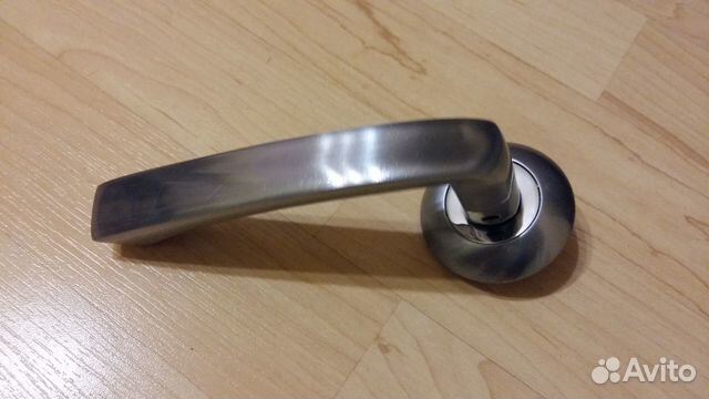 Ручка дверная Apecs левая