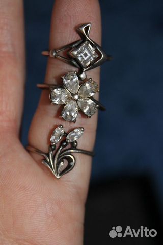 Серебряные кольца с фианитами 18 и 18,5 размера Серебряные кольца с фианитами 18 и 18,5 размера