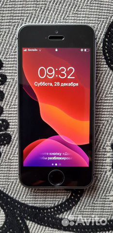 Телефон iPhone SE 128 gb Телефон iPhone SE 128 gb