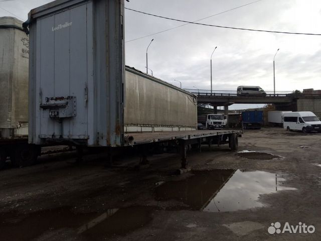 Semi-trailer with side platform