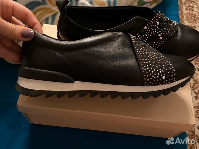 Кроссовки женские 40