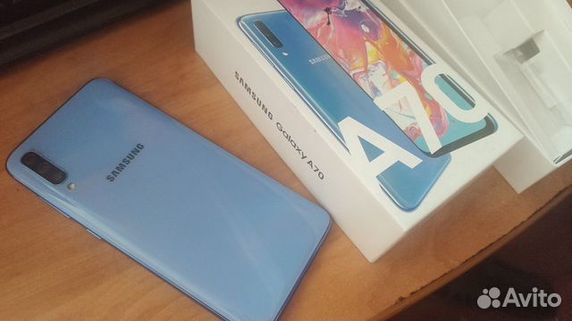 SAMSUNG Galaxy A70