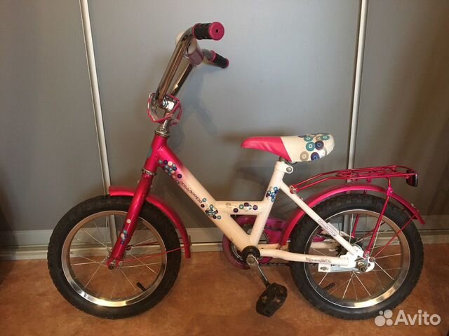 Велосипед розовый детский 14, шлемы