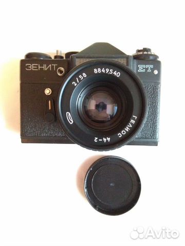 Фотоаппарат зенит ет в коробке и со вспышкой Фотоаппарат зенит ет в коробке и со вспышкой