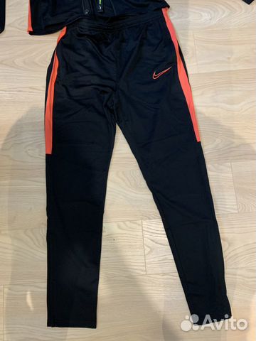 Спортивный костюм Nike (М) оригинал Спортивный костюм Nike (М) оригинал