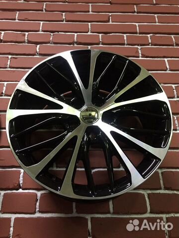 Диски R18 Toyota Camry V70 на Lexus