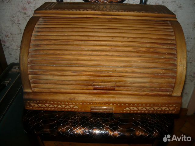 Хлебница деревянная резная