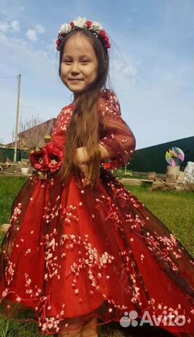 Нарядное Платье со шлейфом на выпускной в садик Нарядное Платье со шлейфом на выпускной в садик