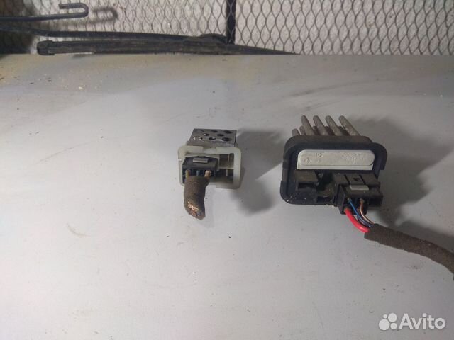 Резистор реостат отопителя(Ёжик) печки Опель Омега