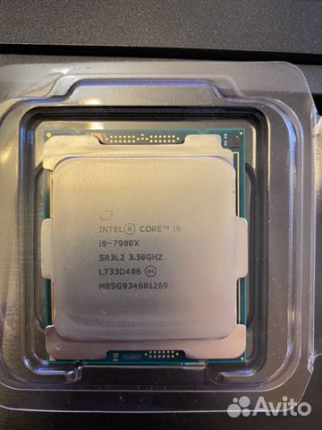 Процессор Intel Core i9 7900X
