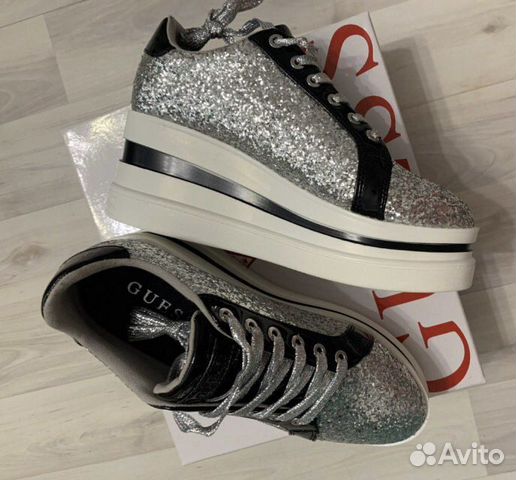 Сникеры на танкетке Guess